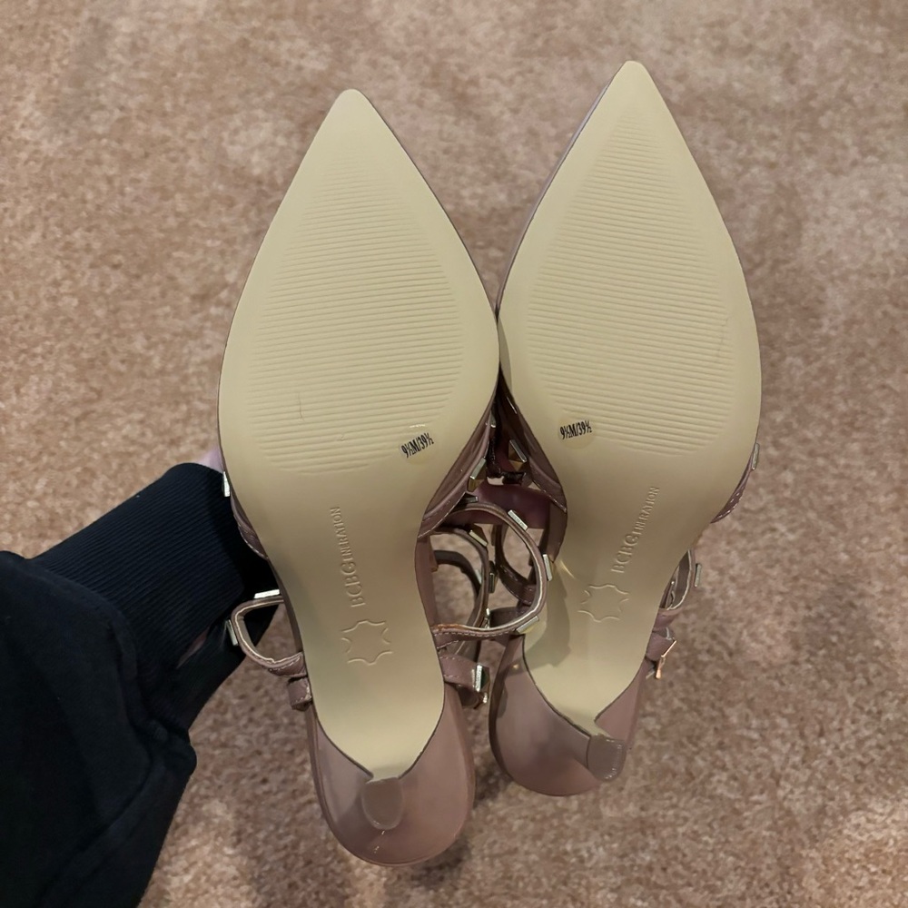 BCBG studded pumps size 9.5 tan - Picture 2 of 2